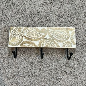 NWT 3-hook Jewelry Holder